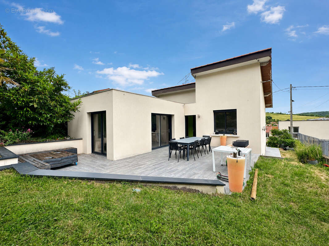 Maison à CEYRAT