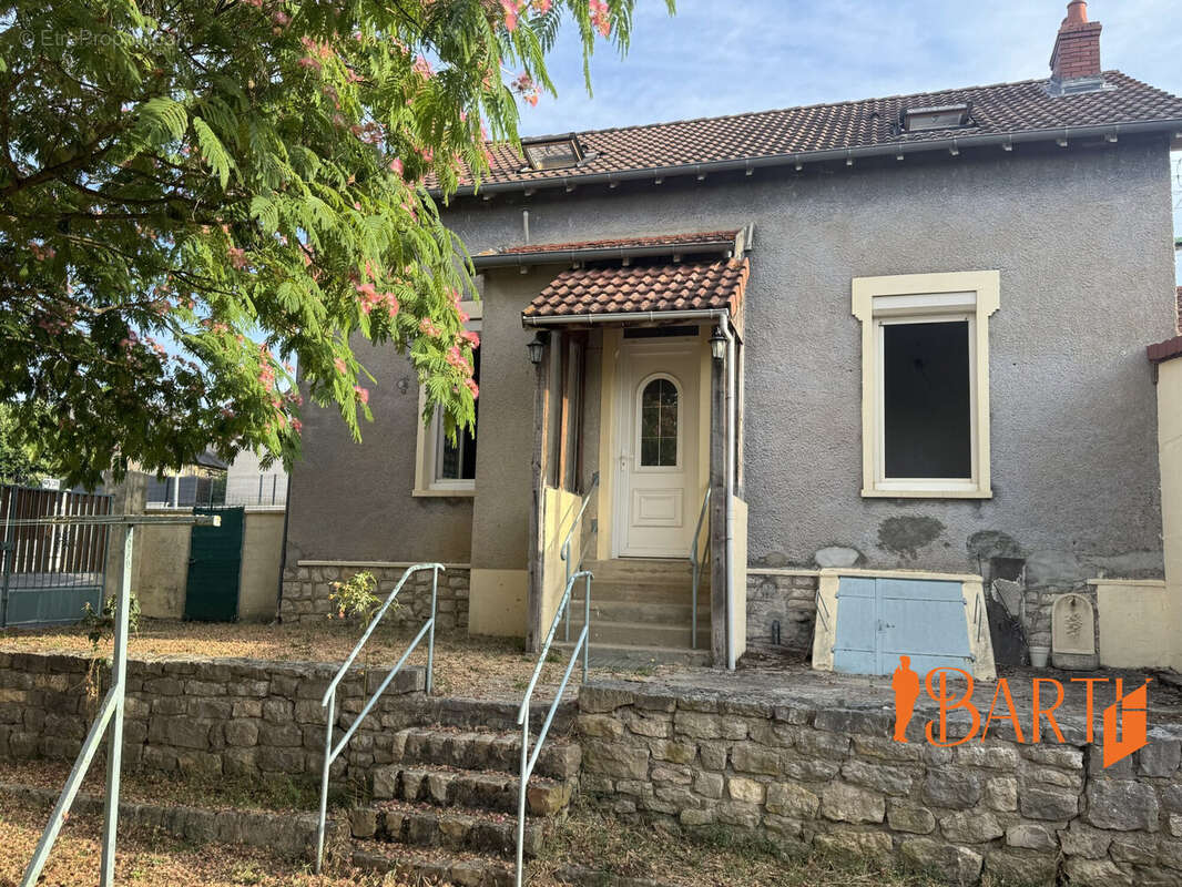 Maison 106 m² à Saint-Doulchard  - photo 2