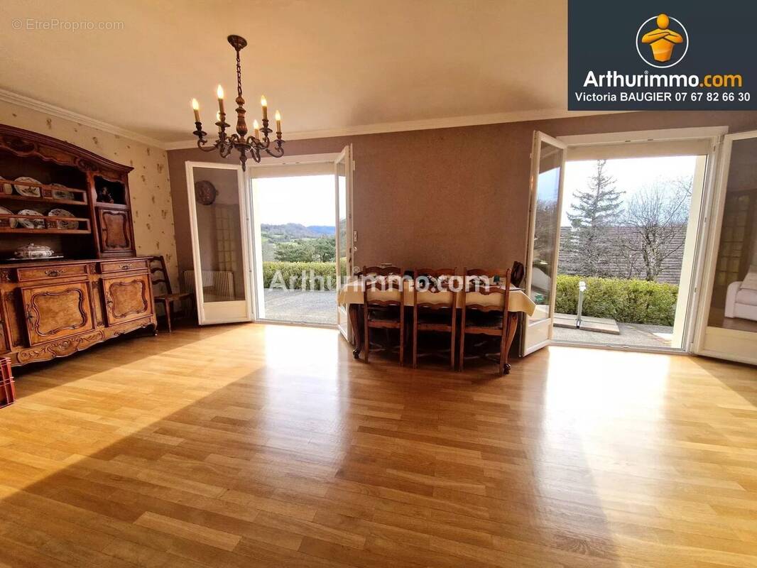 Maison à LONS-LE-SAUNIER