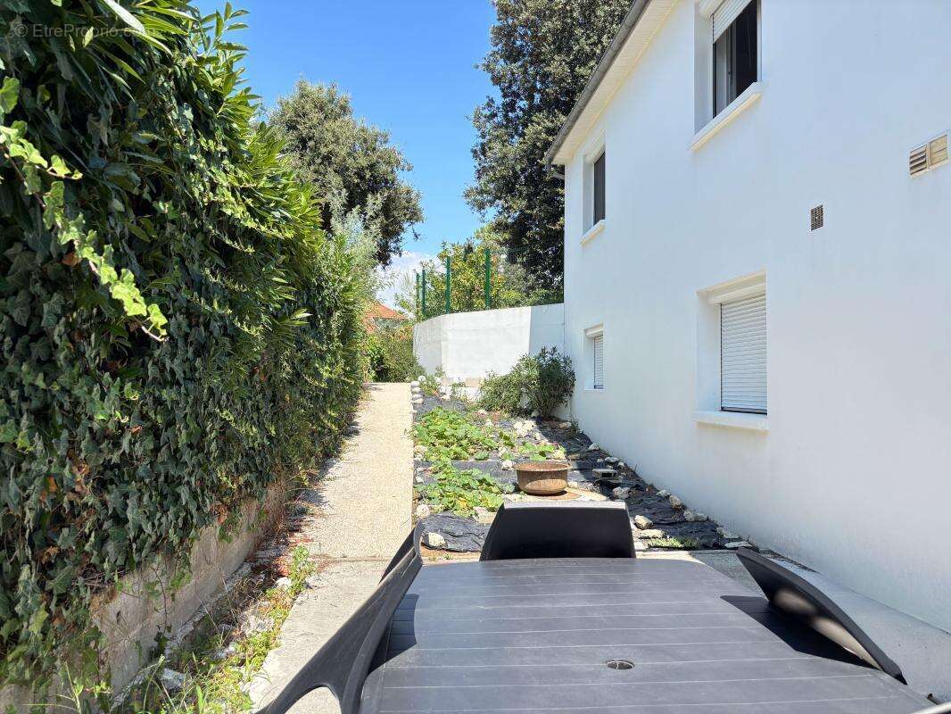 Grande MAISON en Centre Ville à 200 m Commerces et 500 m Plage - photo 16