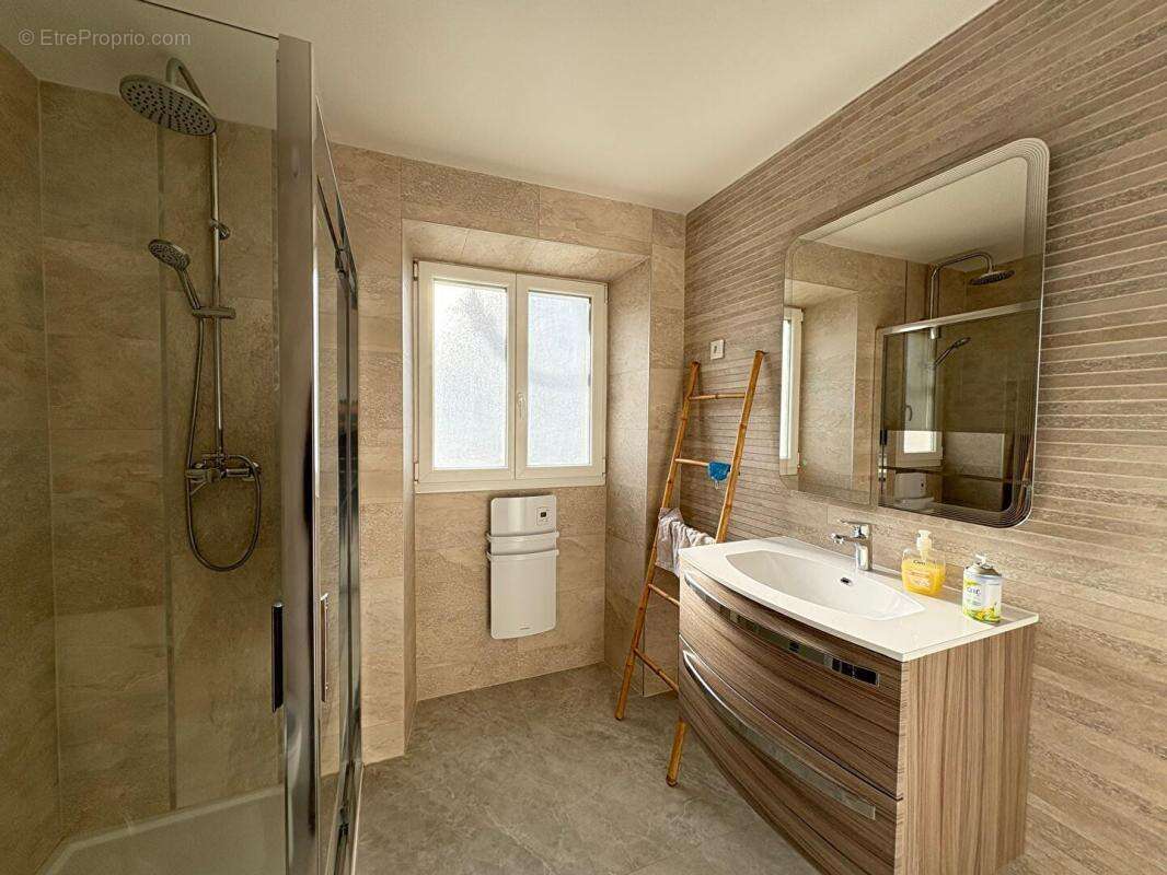 Maison à PIERREFONTAINE-LES-VARANS