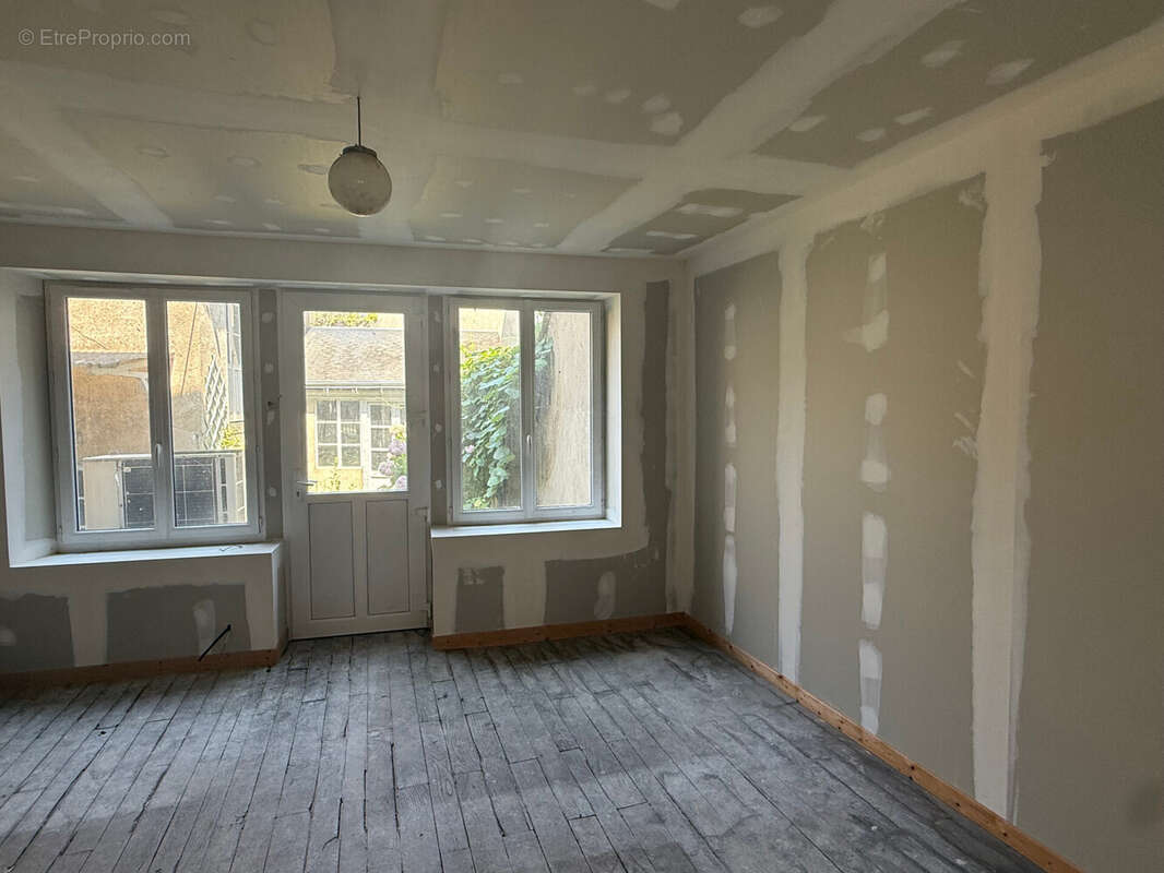 Maison 165 m² à Neuvy-Saint-Sepulchre  - photo 4