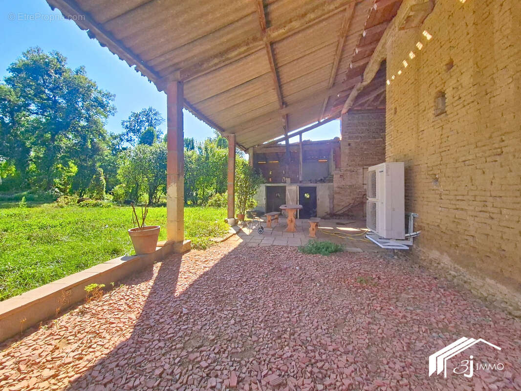 Maison à LE CASTERA