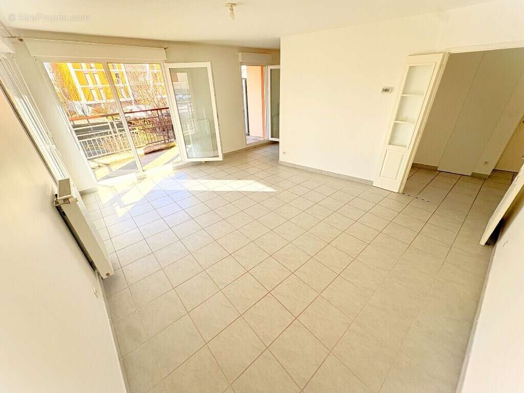 Appartement à SEYNOD