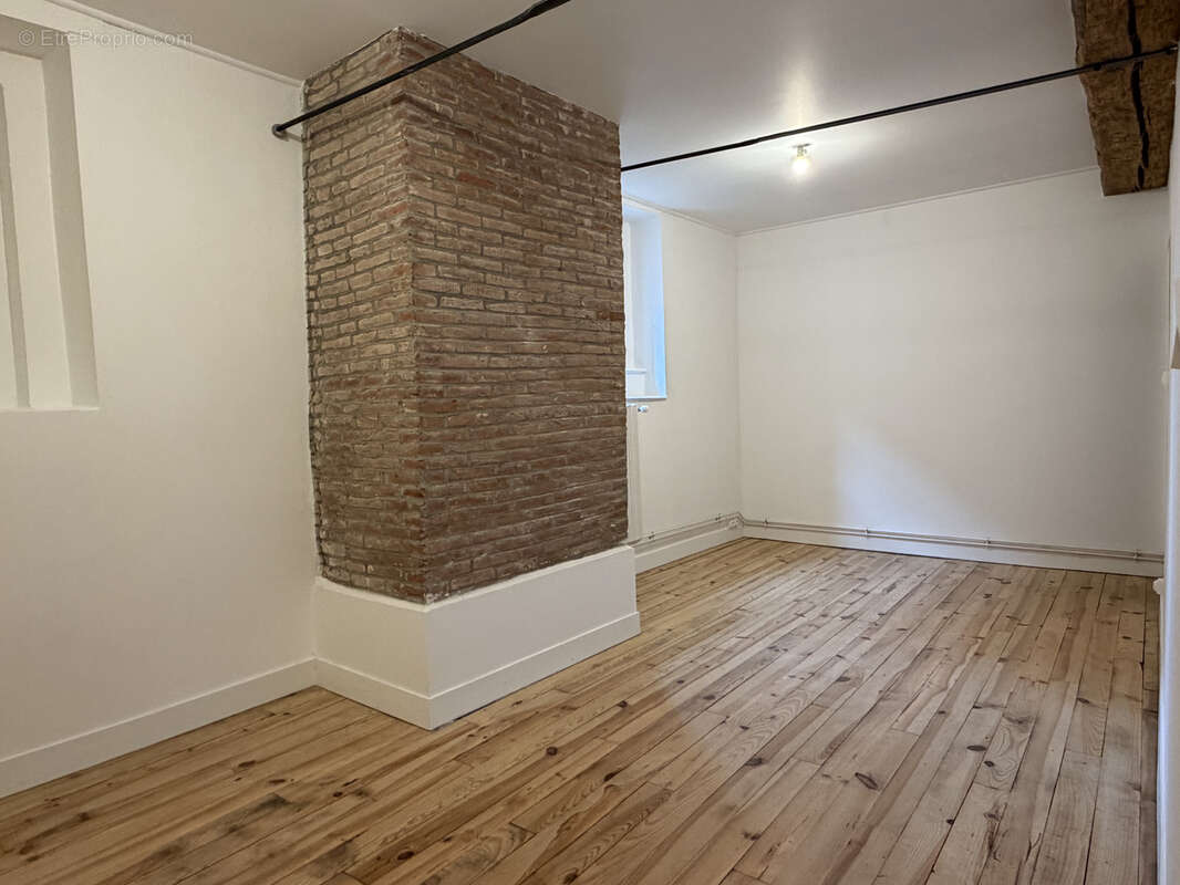 Demeure entièrement rénovée de 230 m2 située à auneuil avec dependances - photo 11