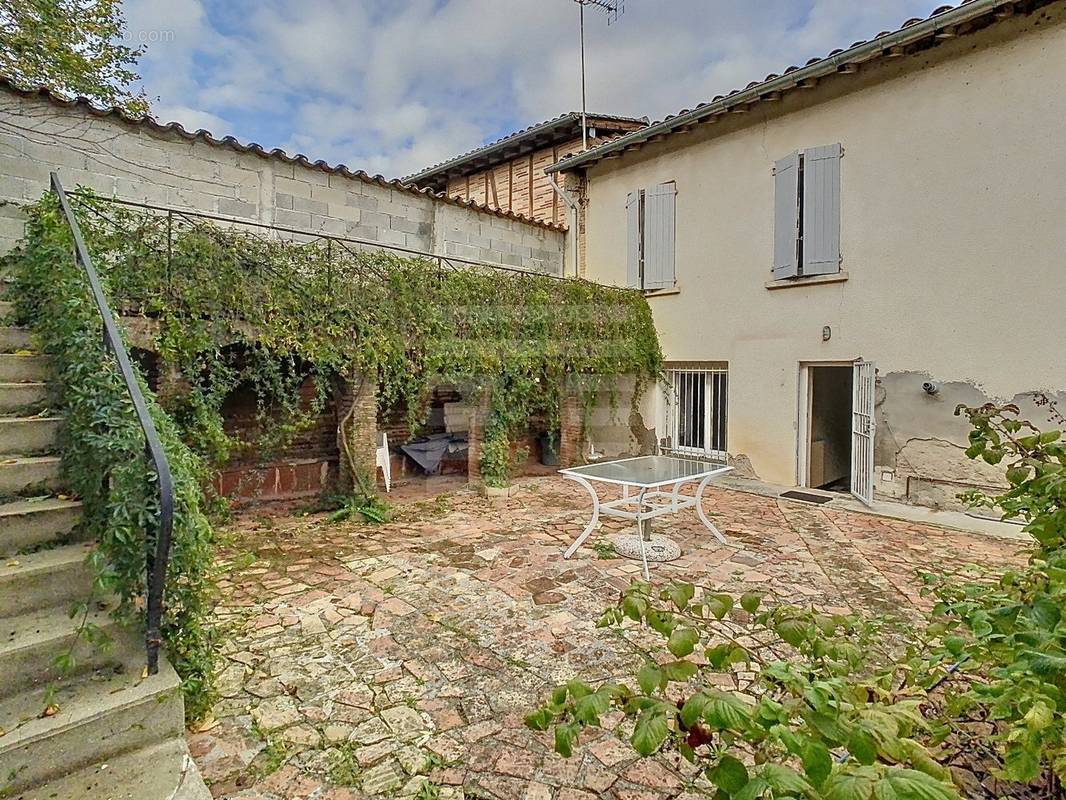 Maison à LISLE-SUR-TARN