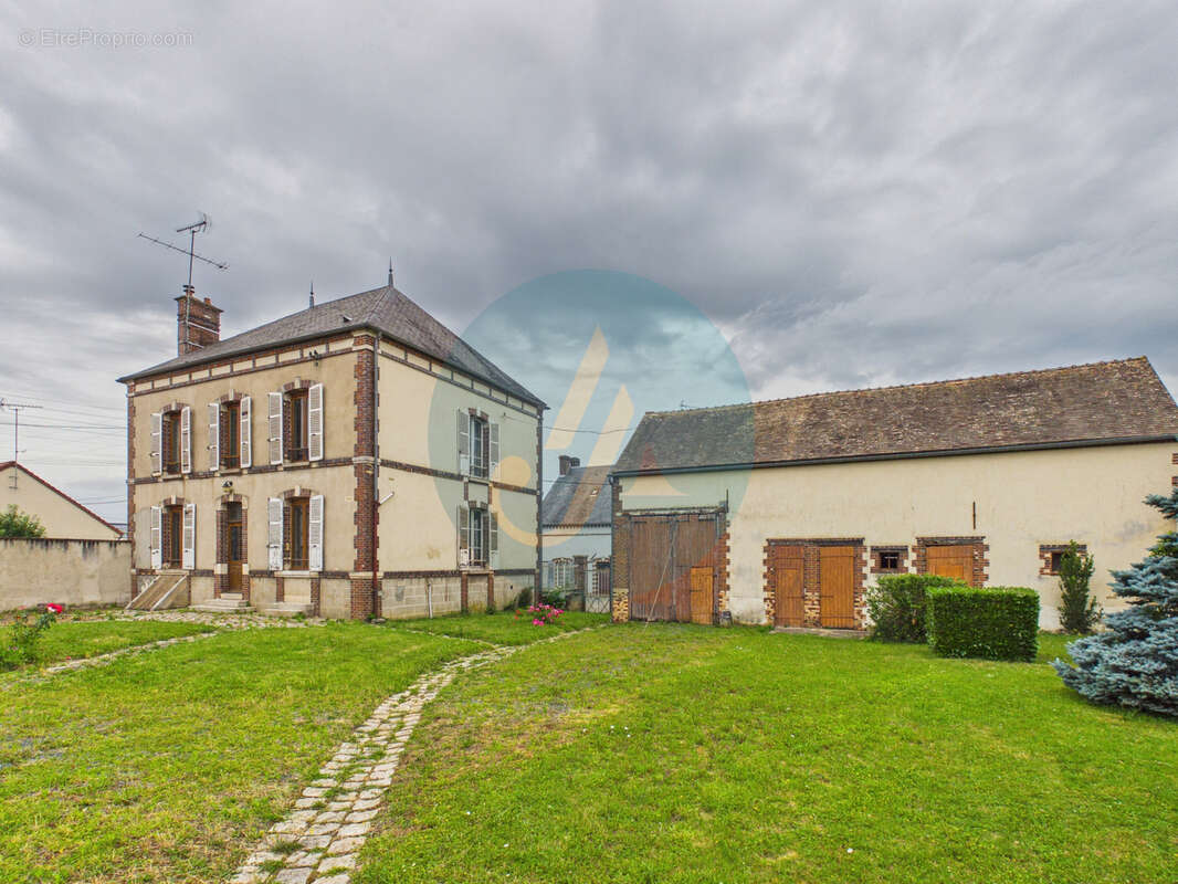 Maison à COURTENAY