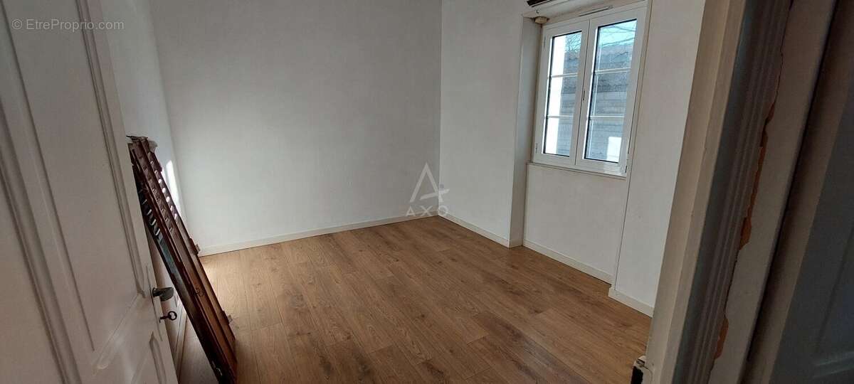 Maison à MANZAC-SUR-VERN