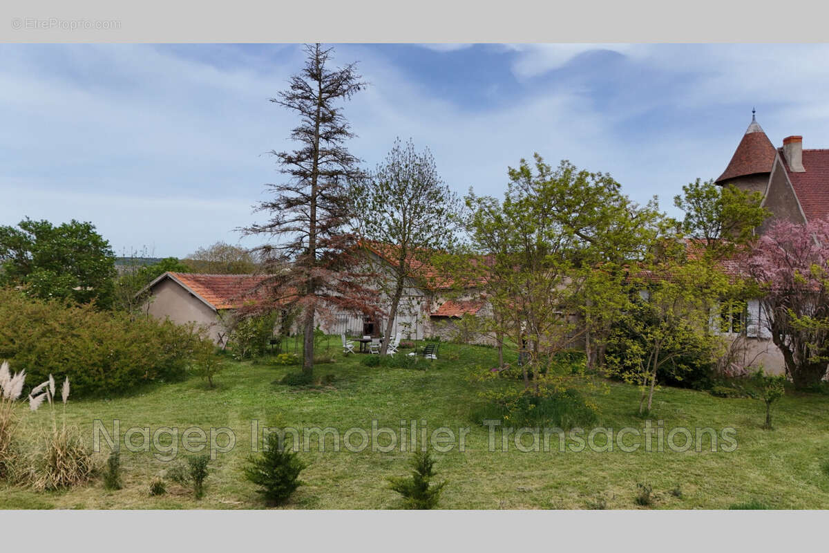 Maison à SAINT-BONNET-DE-ROCHEFORT