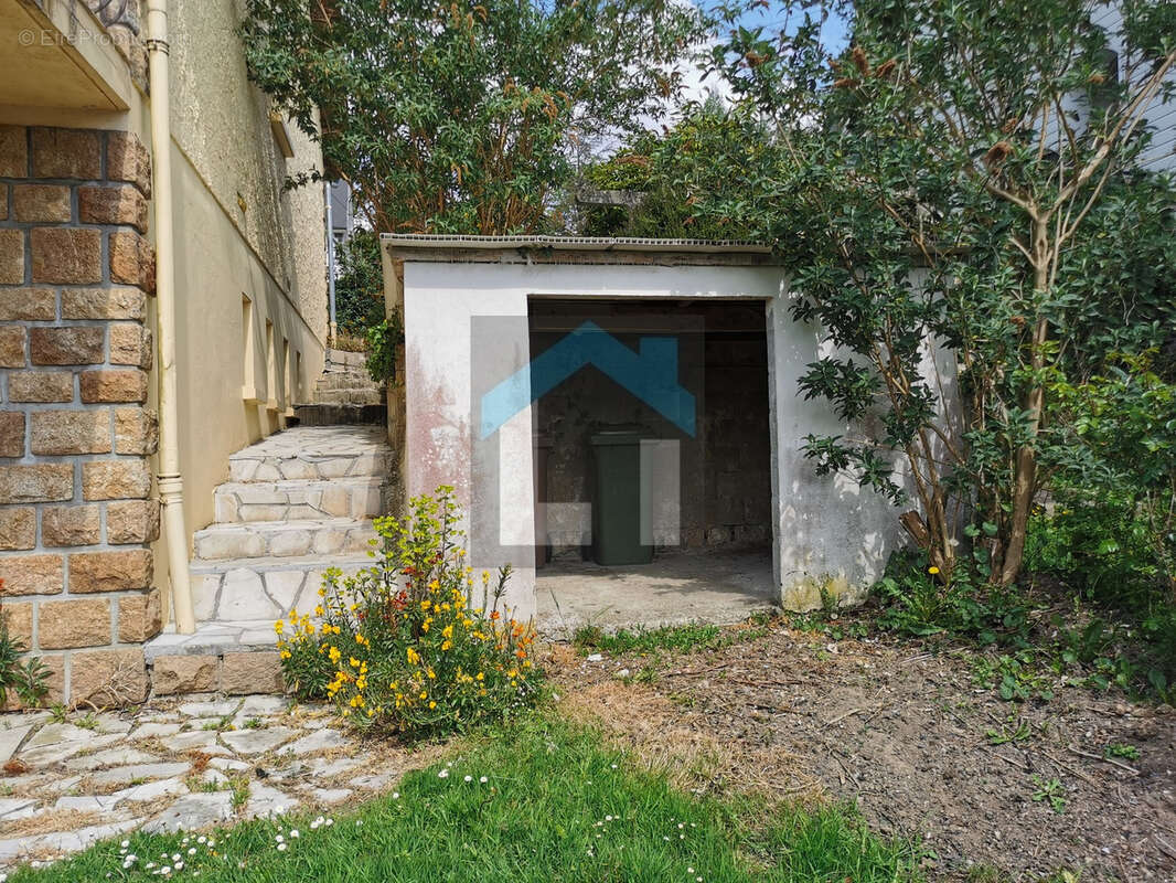 Maison à VILLEDIEU-LES-POELES