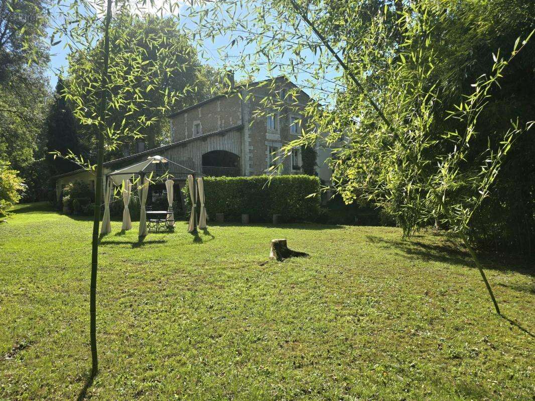 Maison à VILLETOUREIX