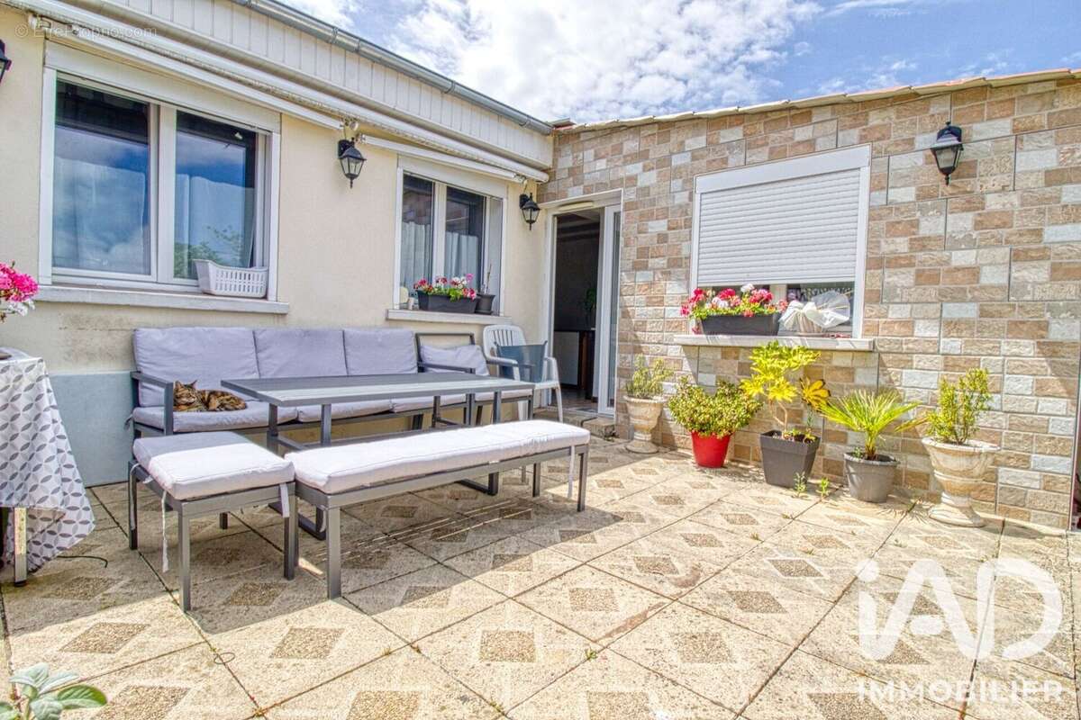 Photo 3 - Maison à LE THILLAY