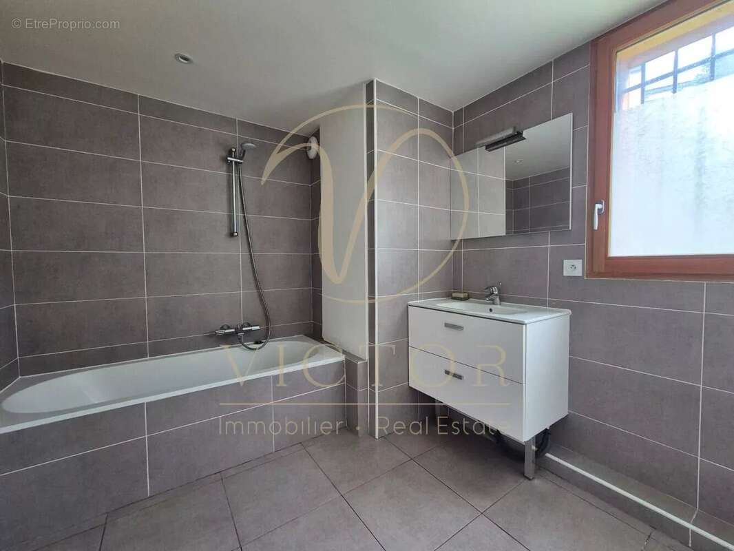 Appartement à SAINT-ETIENNE-DE-TINEE