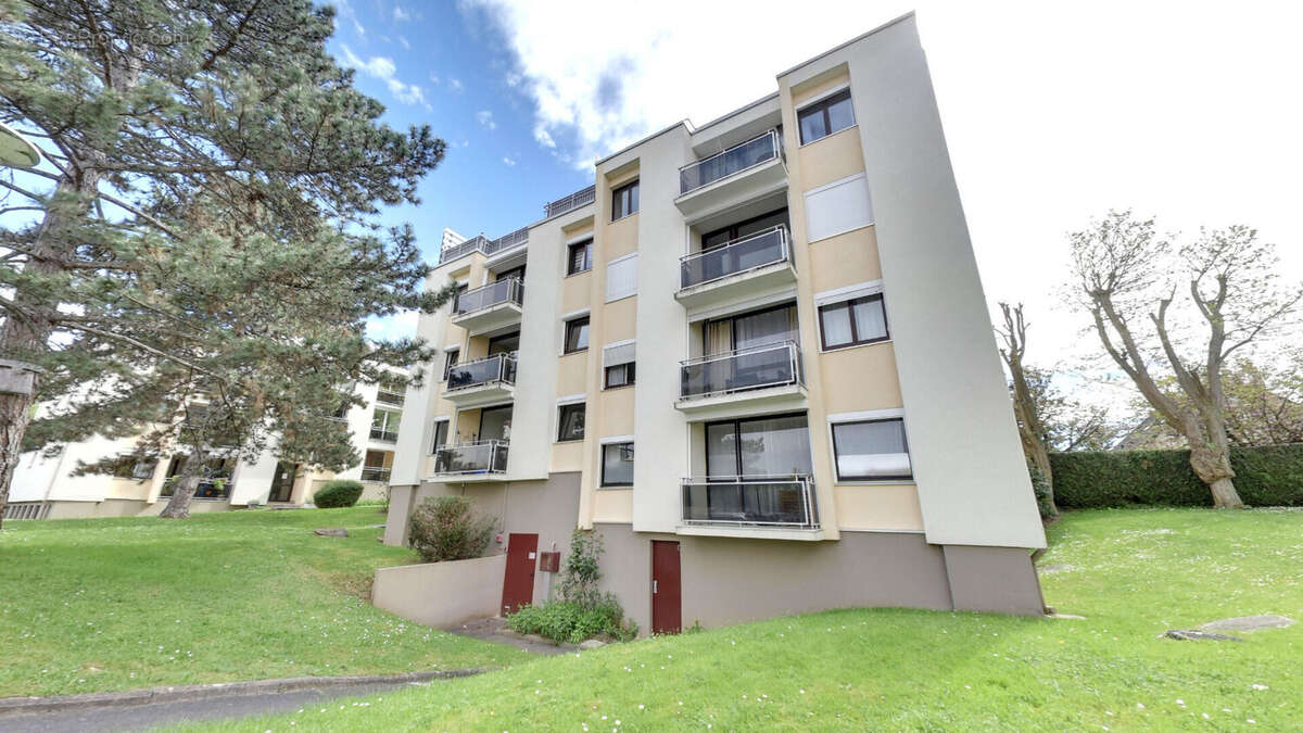 Appartement à LE PLESSIS-TREVISE