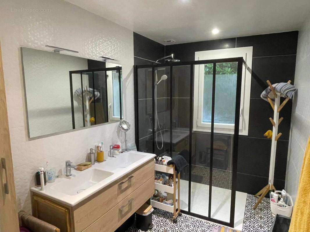 Maison à SAINT-MAURICE-LA-CLOUERE