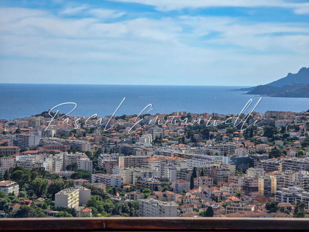 Appartement à LE CANNET