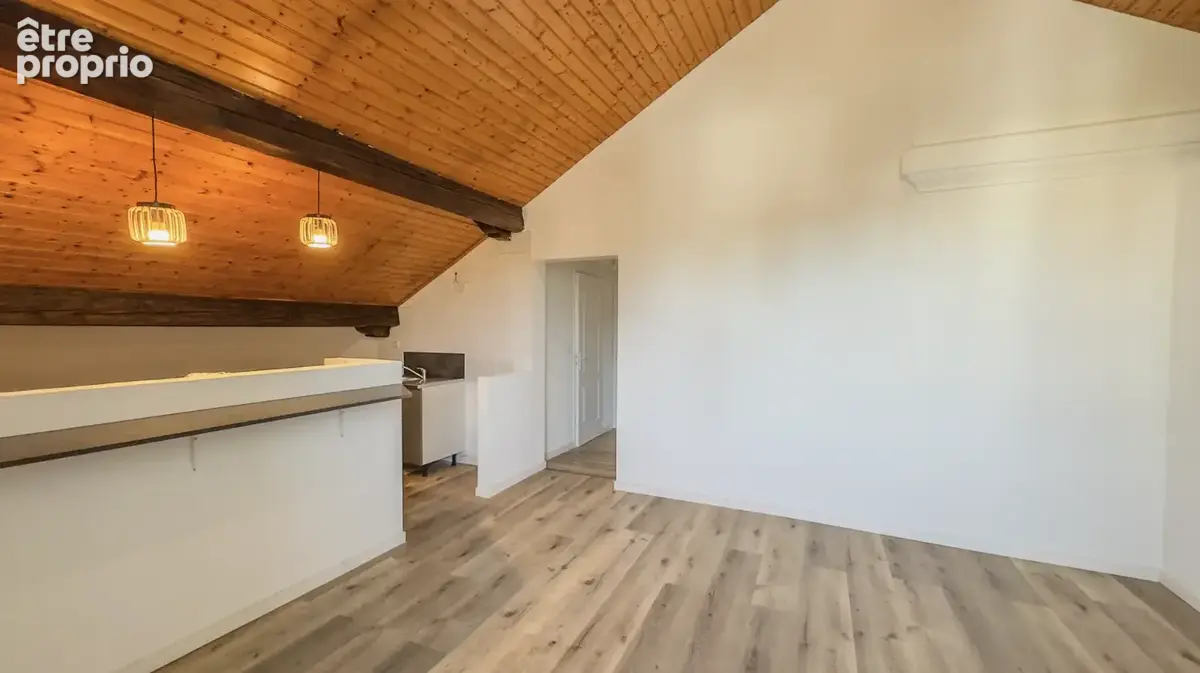 Appartement au dernier étage - 33,5m2 - 2 pièces - Accès immédiat à la Douane - photo 2