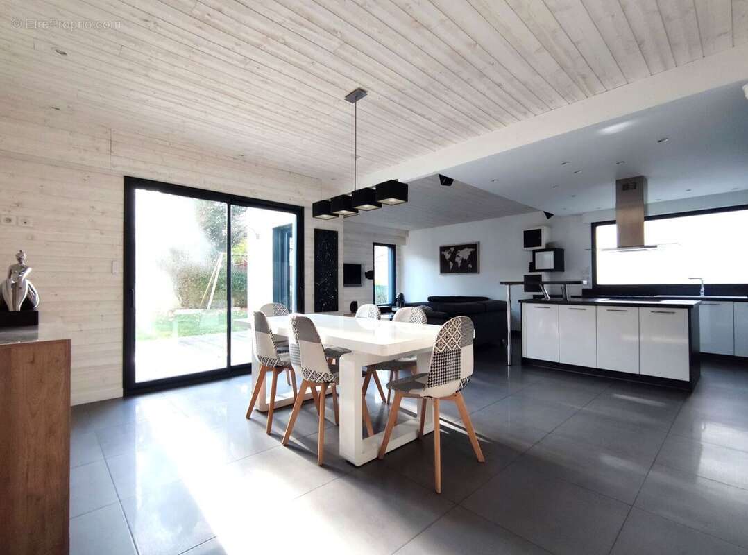 Maison à MONTLIGNON