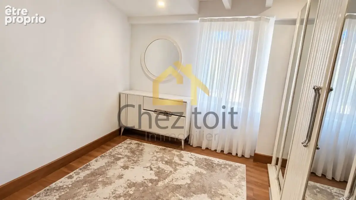 Appartement rénové de 71 m² avec 3 chambres, situé au coeur du Luc. - photo 6