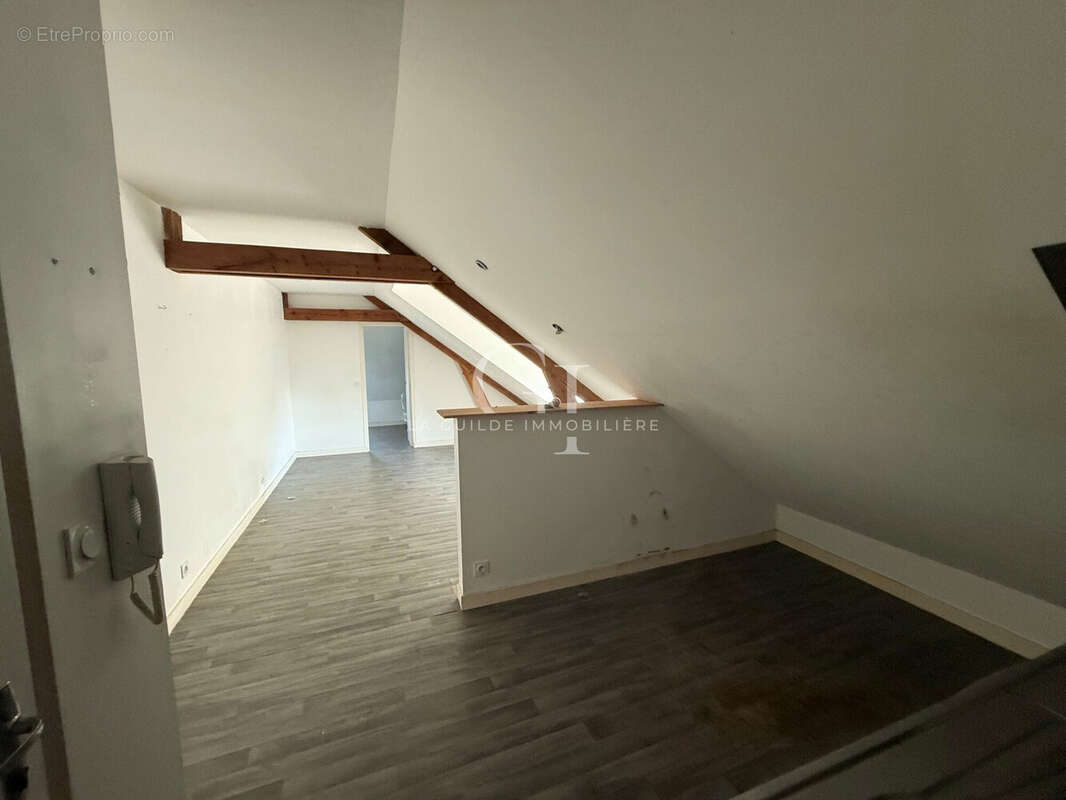 Maison 224 m² à La Menitre  - photo 7