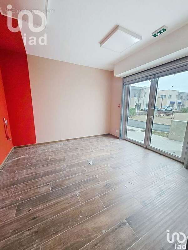 Photo 2 - Commerce à TOURBES