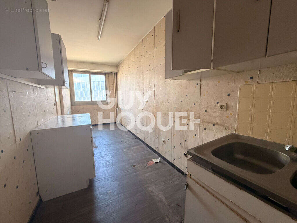 Appartement à COURBEVOIE