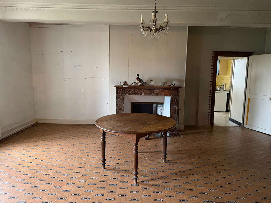 Maison à MONTIGNY-SOUS-MARLE