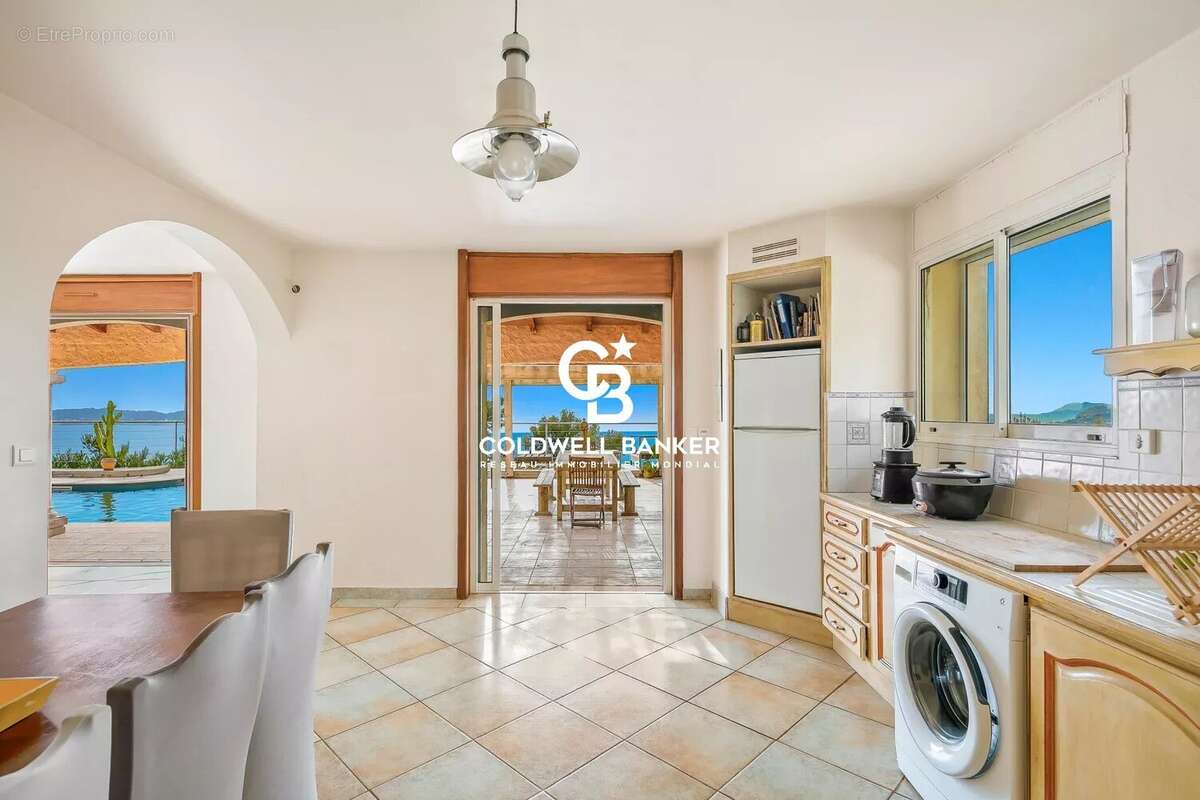 Maison à CARQUEIRANNE