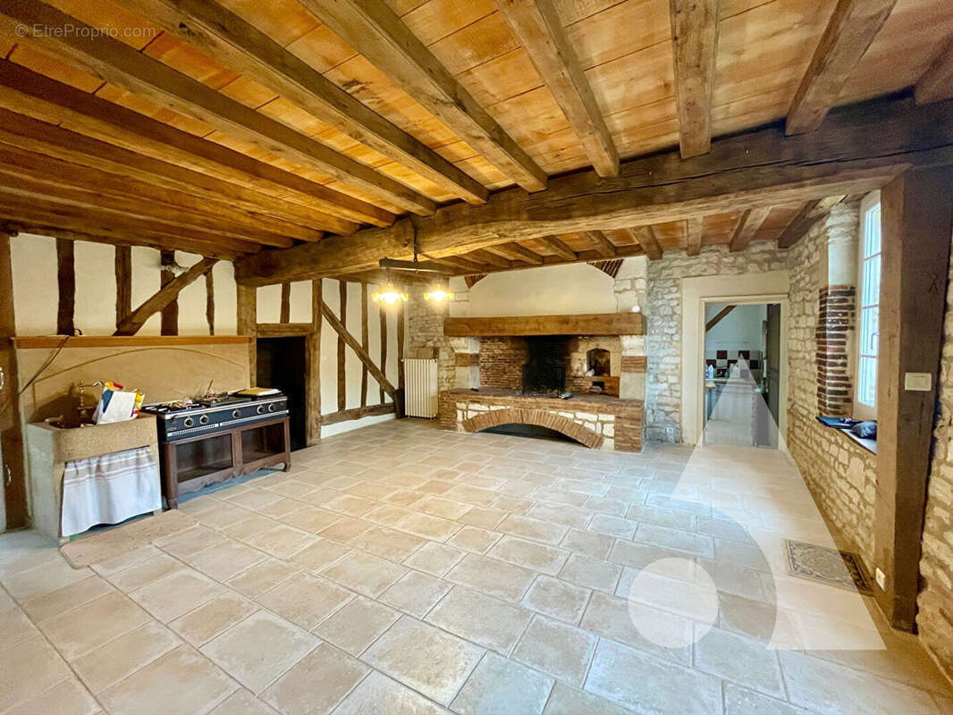 Maison à FAYS-LA-CHAPELLE
