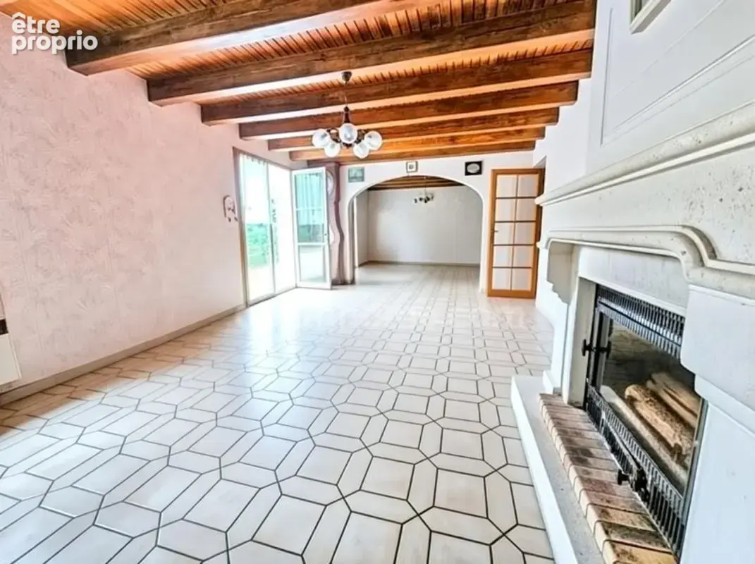 Rare !!! maison de 230 m² de surface comprenant une maison, un garage pour bateau et un studio sur rivedoux plage (17) - photo 2