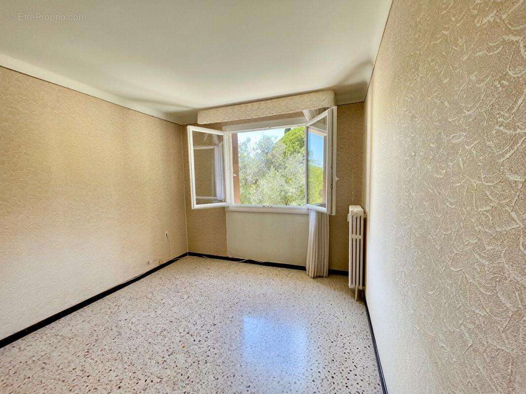 Belle opportunité - T4 avec extérieur - Toulon (83200) - photo 5