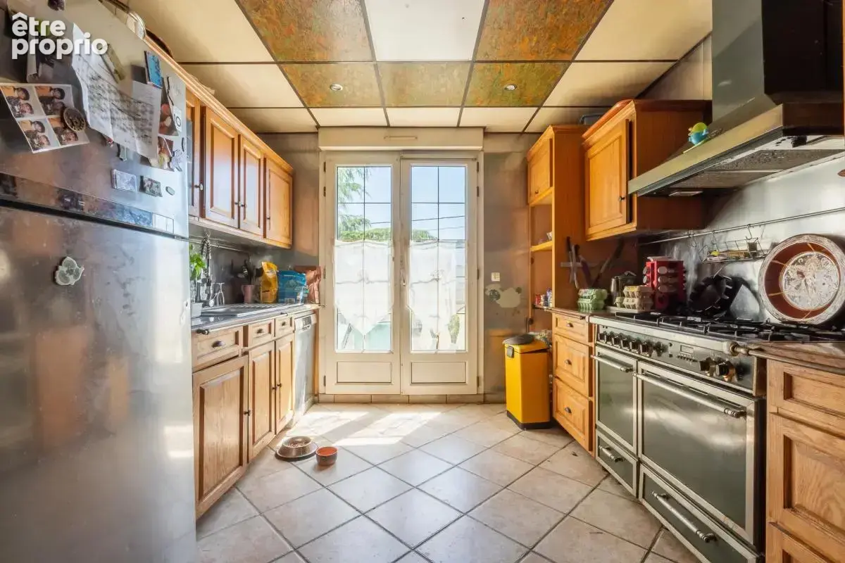 Maison de 7 pièces de 202 m² située à Gagny - photo 5