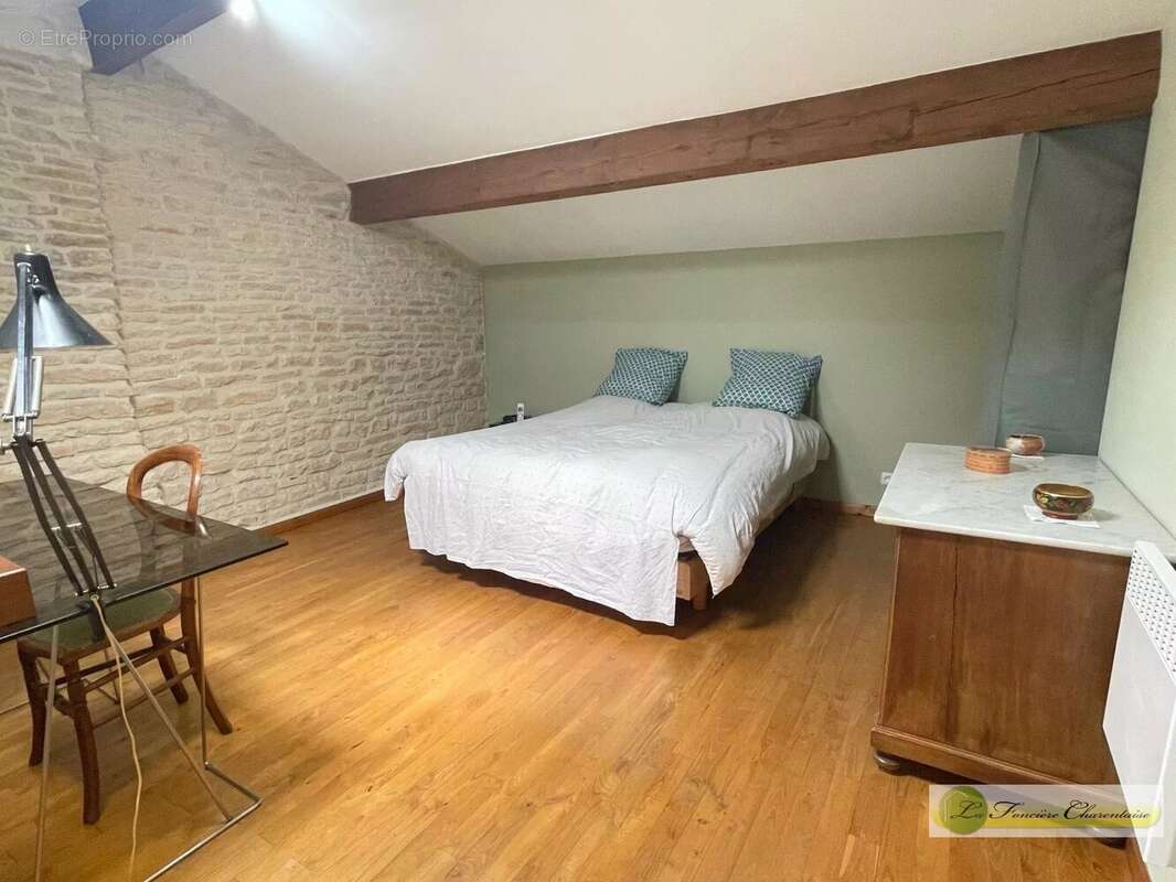 Maison à SAINT-FRAIGNE