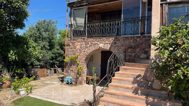 Maison à ROQUEBRUNE-SUR-ARGENS