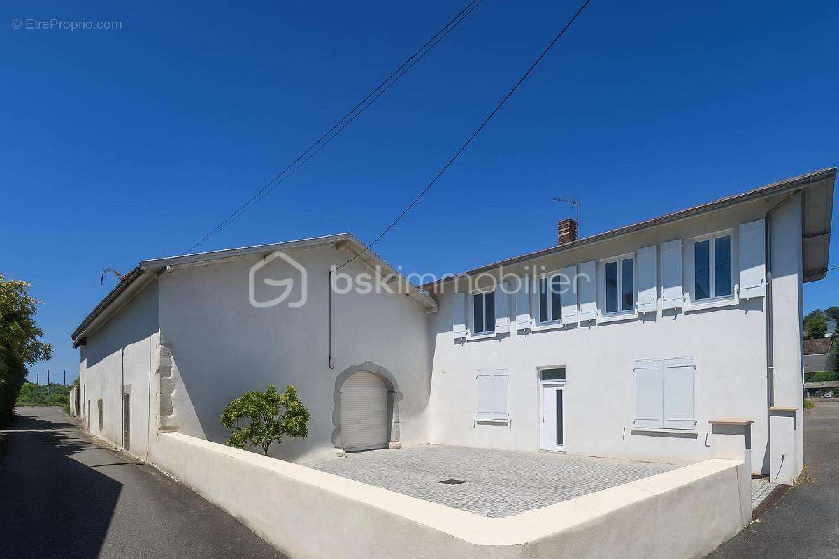Propriété de charme + 2 appartements + 100 m2 de dépendances - photo 18