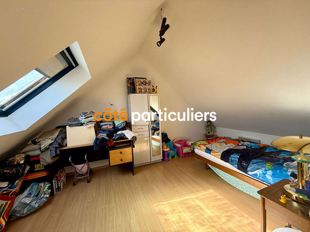 À vendre - Grande maison familiale en pierres à Saint-Méloir-des-Ondes - photo 12