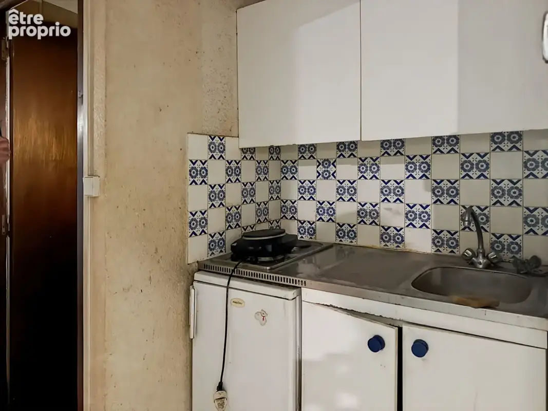 Studio quartier Saint Genès à rafraichir - photo 5
