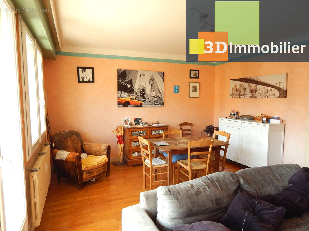 SALON SÉJOUR 26.20 M² - Appartement à LONS-LE-SAUNIER