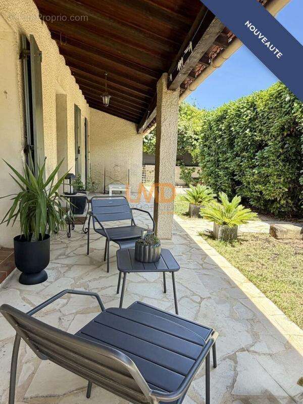 Maison à MILHAUD