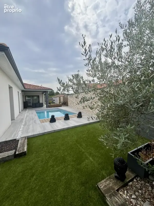 Coup de cœur   Élégante contemporaine de plain-pied avec piscine chauffée - photo 19
