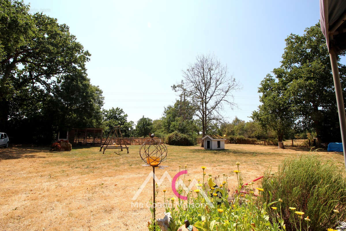 PONTCHATEAU en village, maison avec beaux volumes - photo 16