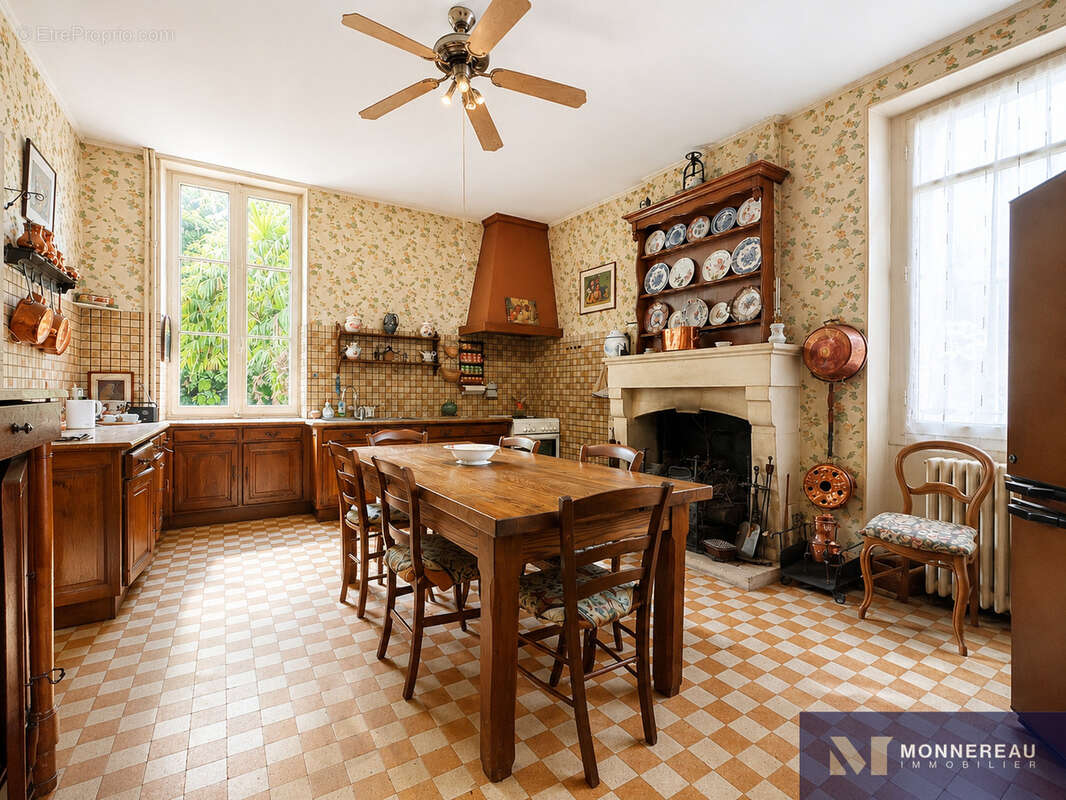 Maison bourgeoise avec parc et piscine en coeur de ville - photo 8
