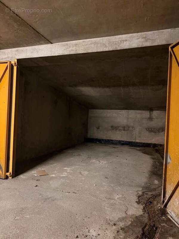 Parking à PARIS-5E