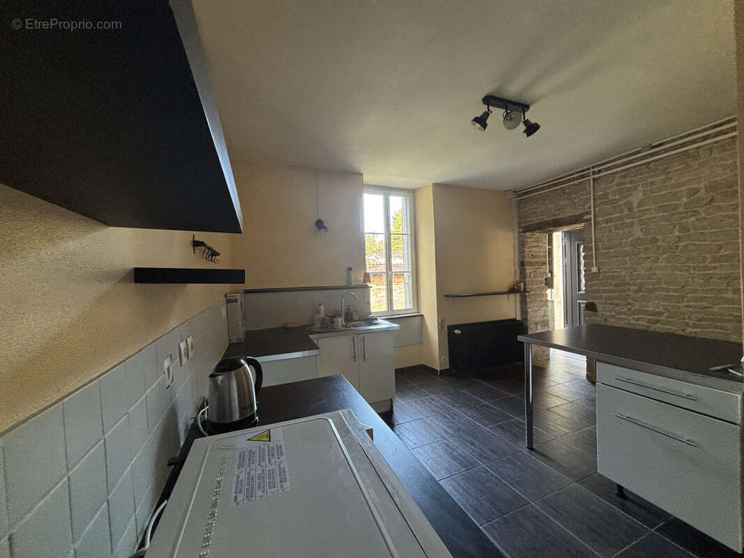 Maison à SAINTE-COLOMBE-SUR-SEINE