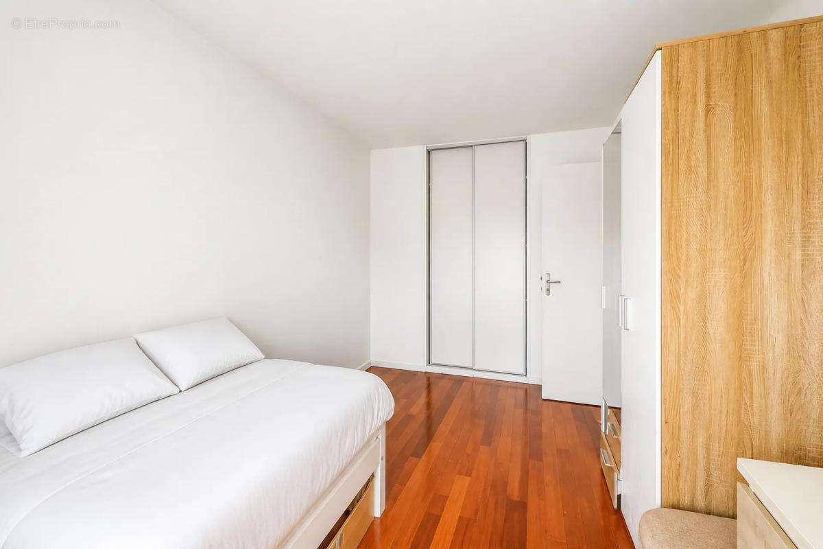 Appartement à VILLENEUVE-LA-GARENNE