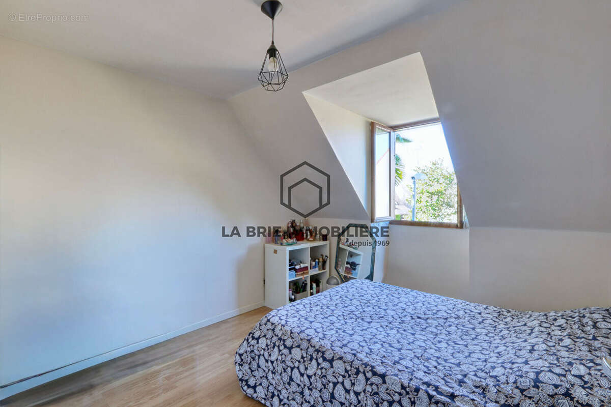 Maison à BRIE-COMTE-ROBERT