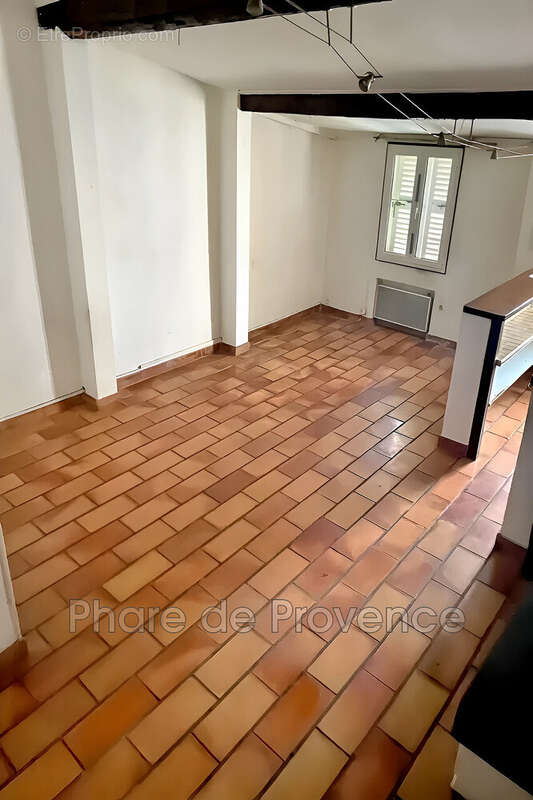 Appartement à MARSEILLE-2E