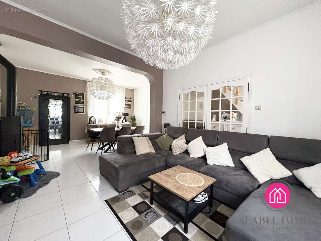 Maison à AUBERCHICOURT