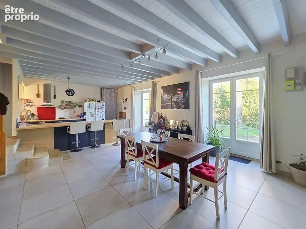 Maison 9 pièces 310 m² à vendre à Surin (79220) - photo 7