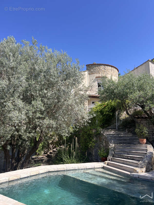 Maison à LA GARDE-ADHEMAR